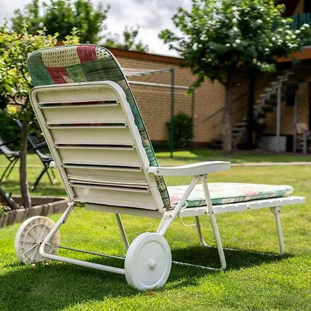 Ferienwohnung-mit-gartenblick