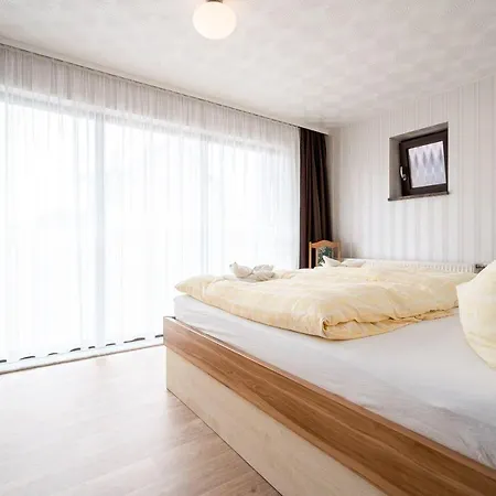 Ferienwohnung-mit-gartenblick