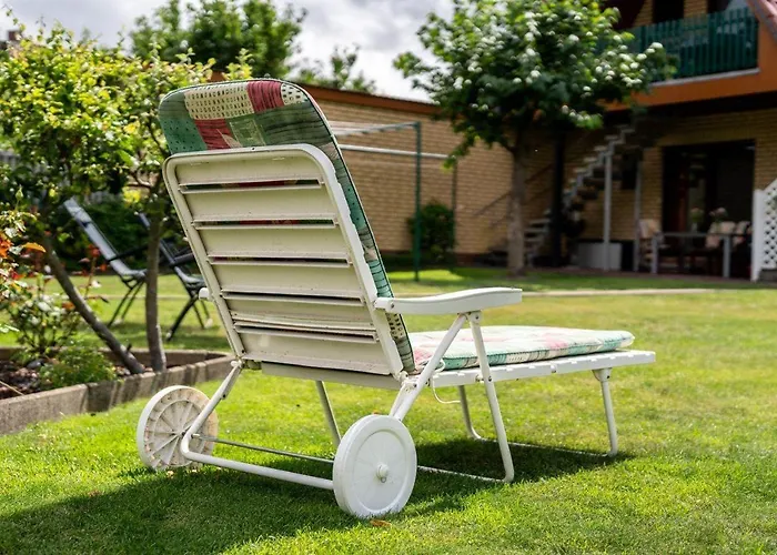 Ferienwohnung-mit-gartenblick